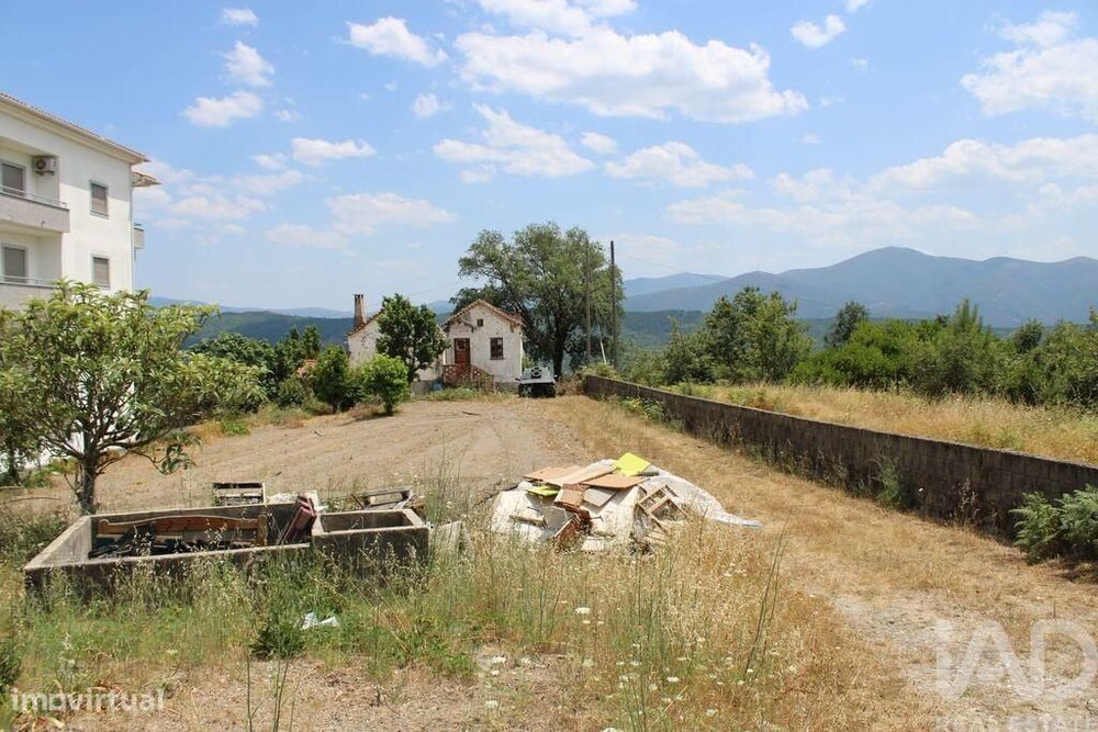 Terreno em Oliveira do Hospital e São Paio de Gramaços de 129,00 m2