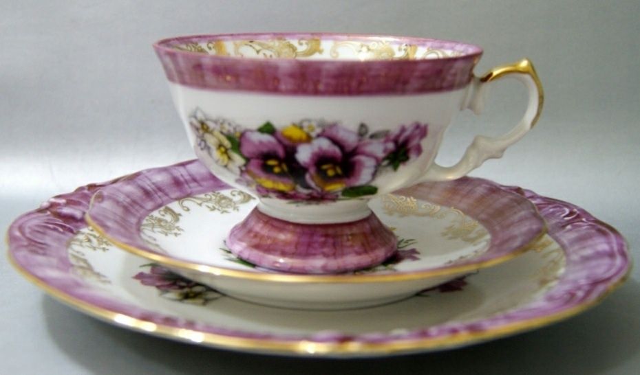 Komplet filizanek porcelanowych