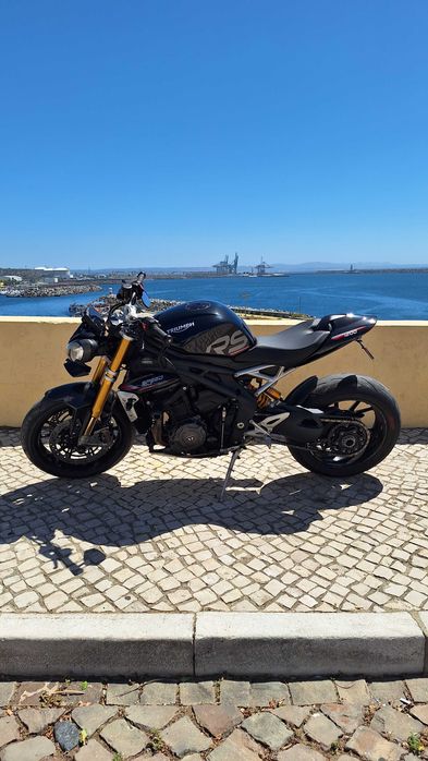 Triumph Speed Triple  1200 rs