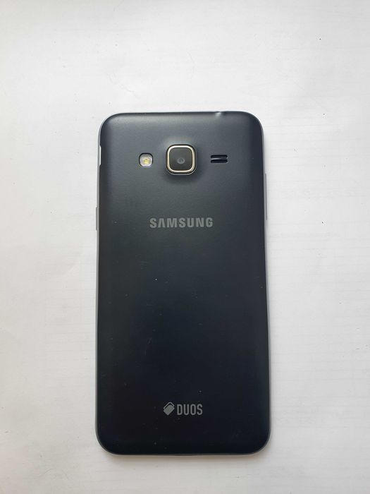 Смартфон Samsung SM-J320H Galaxy J3 DS