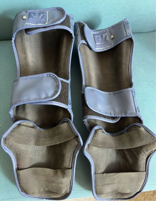 luvas de boxe, caneleiras anatômicas e bandagens elásticas BHUDDA