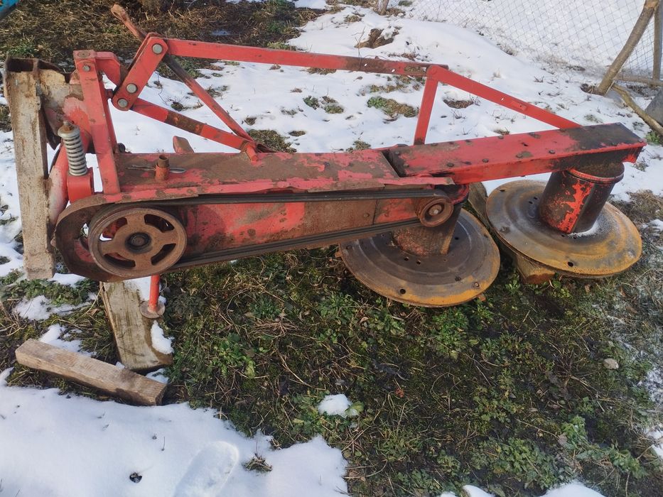 Роторна косарка в робочому стані
