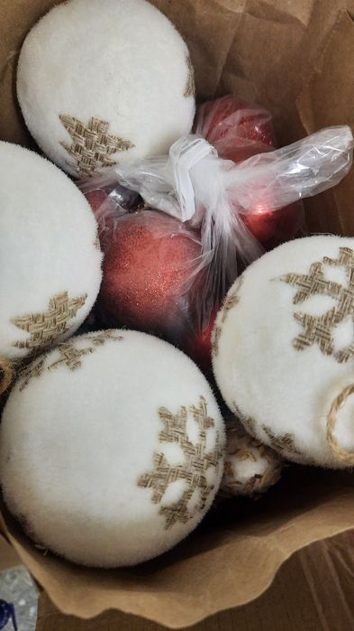 Vendo árvore de natal 120cm bem estimada