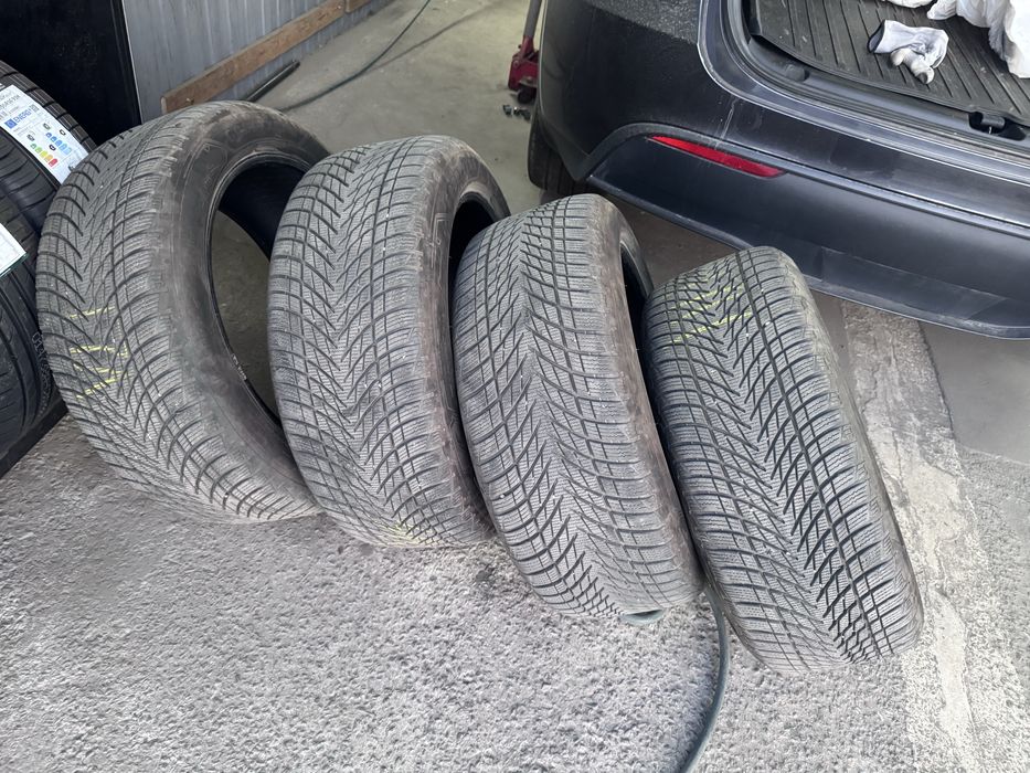 Зимові шини Goodyear Ultra Grip performance 3  255/45/r19 104v