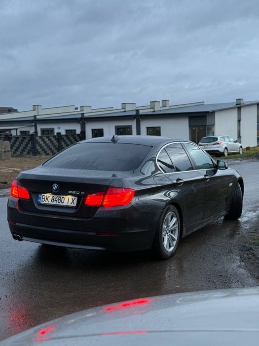 Бмв ф10 в хорошуму стані