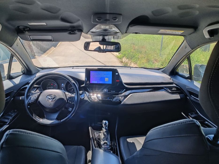 Toyota C-HR 1.8 Hybrid Square Collection