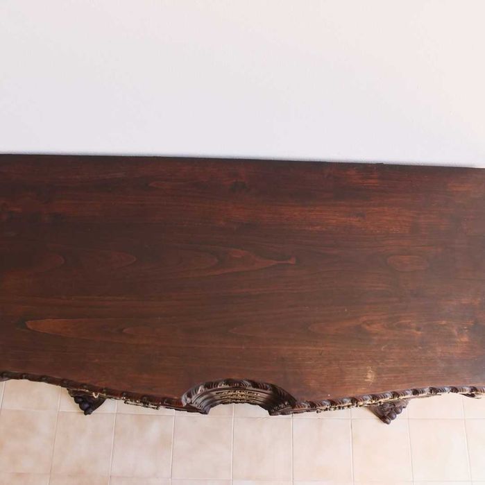 Cómoda em madeira maciça ao estilo D. José