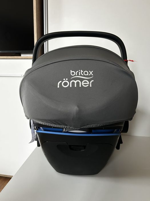 Fotelik z bazą britax romer