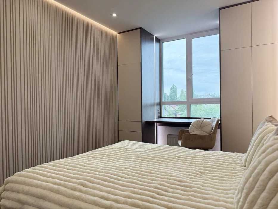 Пропонується до продажу простора 4-кімнатна квартира