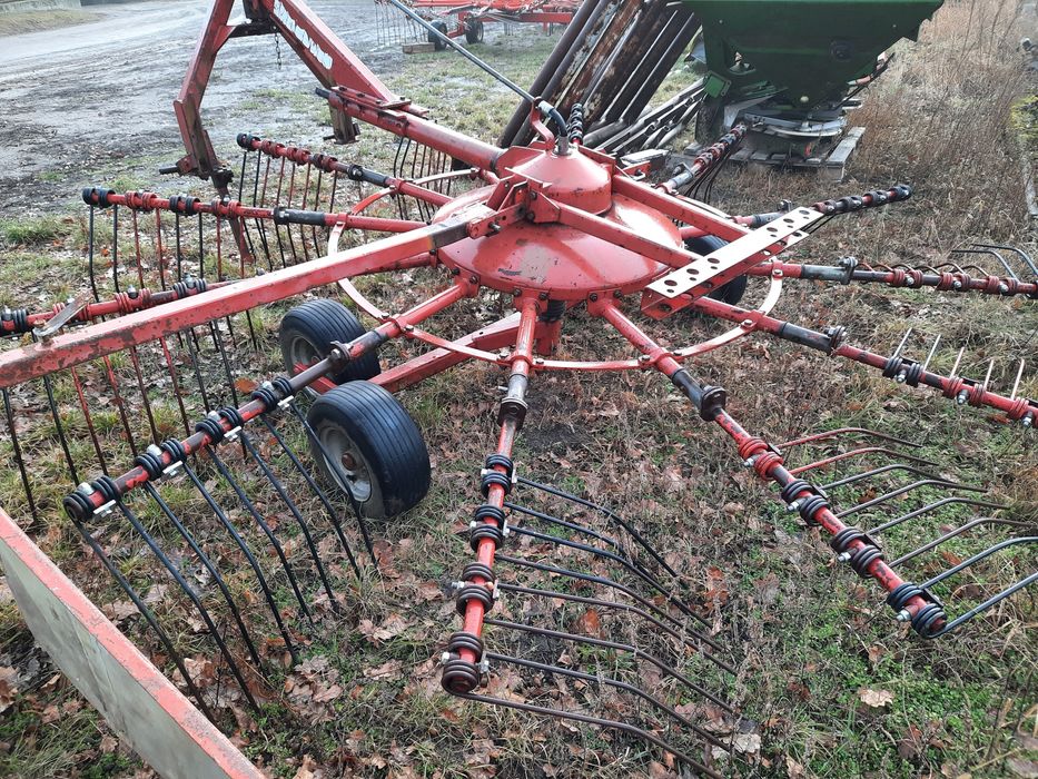 Zgrabiarka karuzelowa Fella TS 415 DN uszkodzona