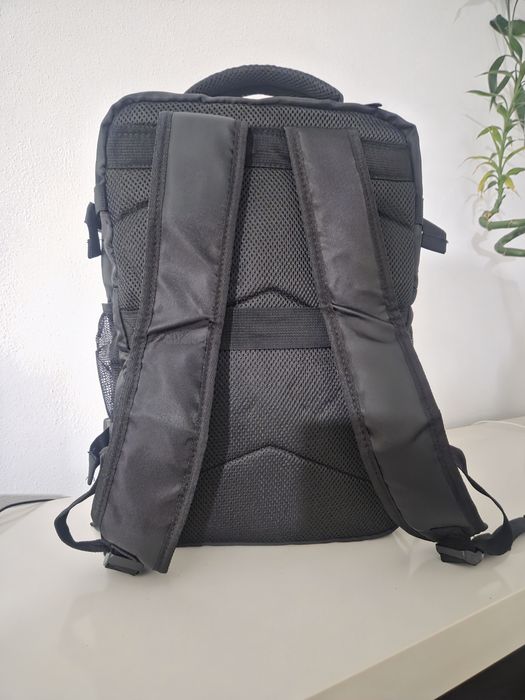 Mochila viagem preta