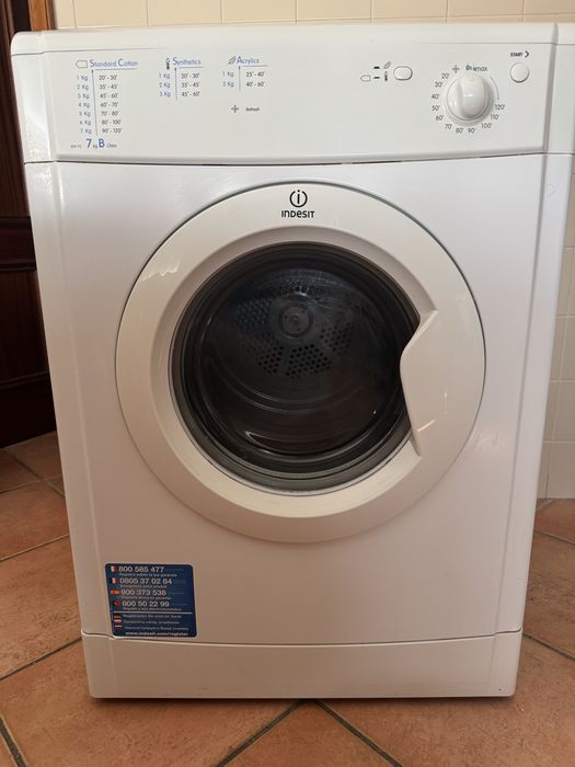 Maquina secar roupa Indesit