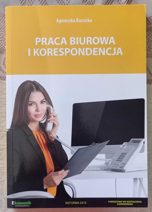 Praca biurowa i korespondencja