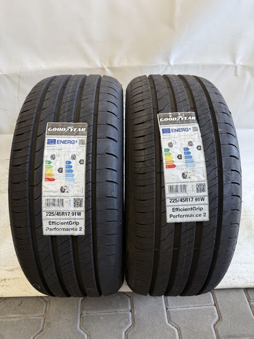 225/45/17 Goodyear Efficient Grip Performance 2 91W