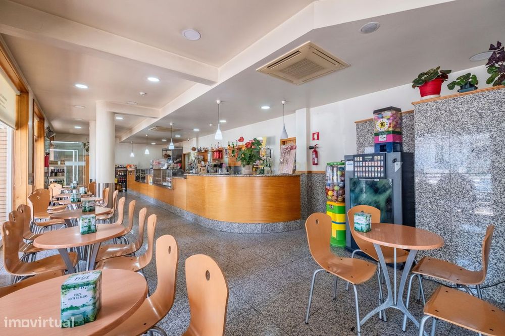 Bakery Business Transfer with In-House Production in Ermesinde
