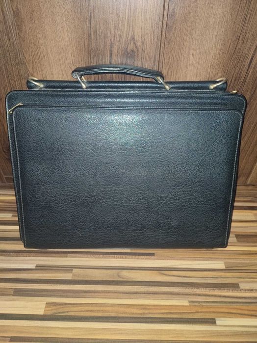 Новый кожаный портфель / деловой