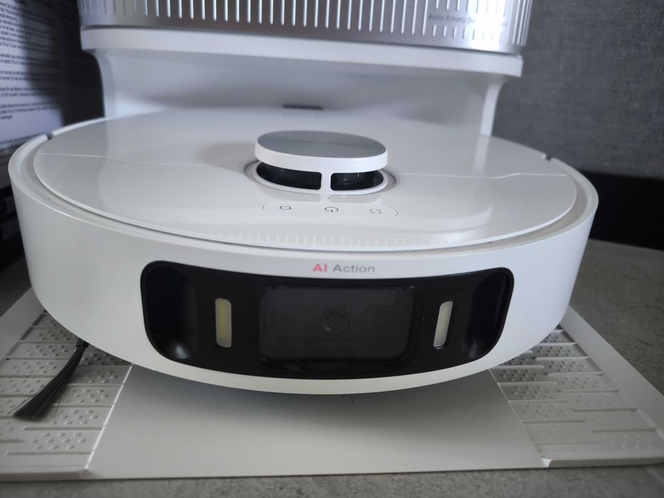 Robot sprzątający Dreame L40 Ultra AE biały mopowanie stacja czyszcząca