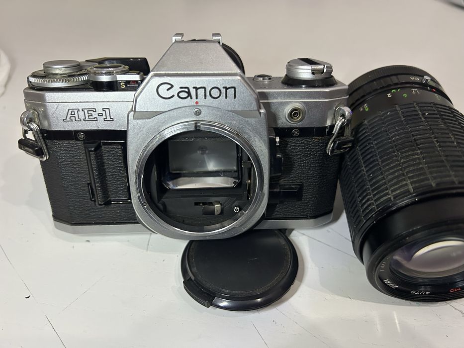 Canon AE-1 em bom estado
