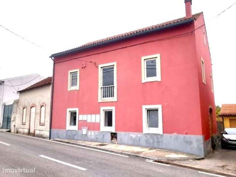 Moradia T4 para venda