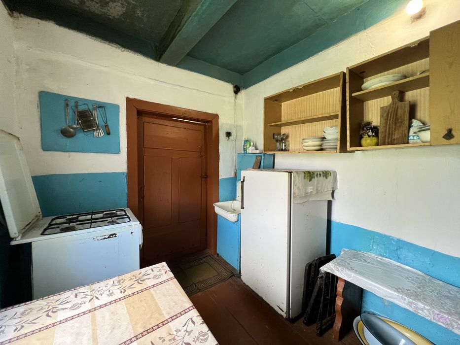 Будинок в селі Острів  поруч сосновий ліс та річка