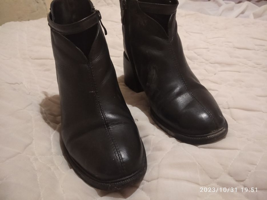 Чоботи жіночі шкіряні