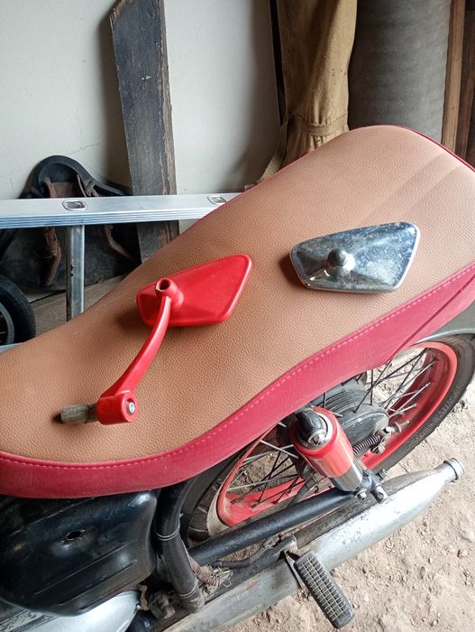 Паннонія с боковим причепом с документами.