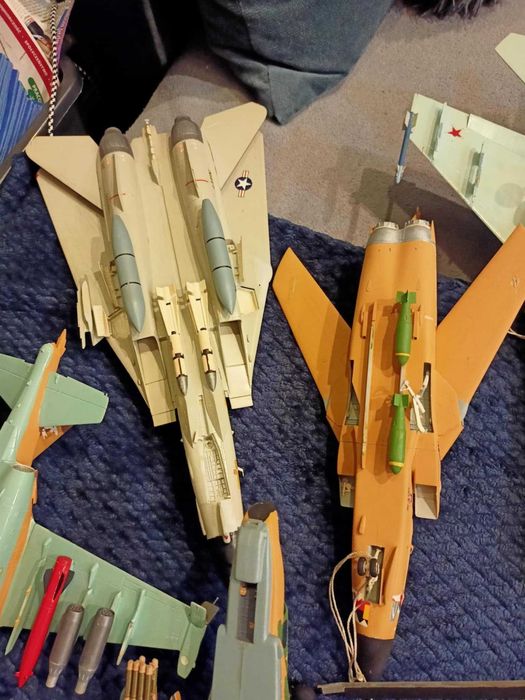 zestaw modeli samolotow