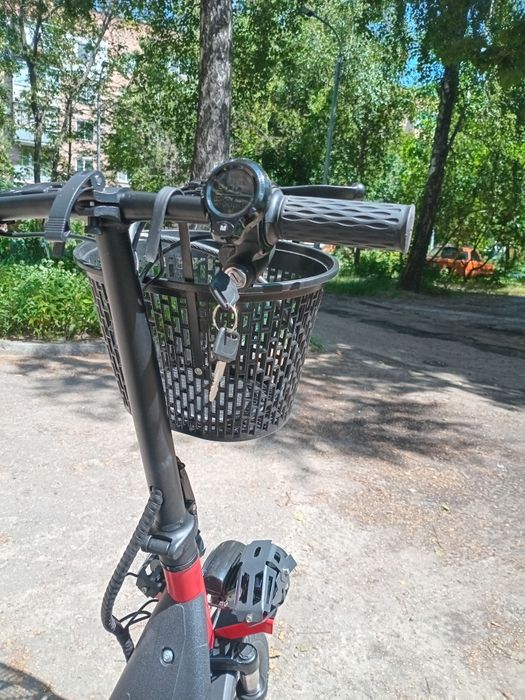 Продаю едектросамокат екобіке zen u12 max 15a