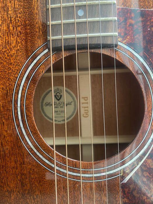 Vendo Guitarra GUILD OM-120