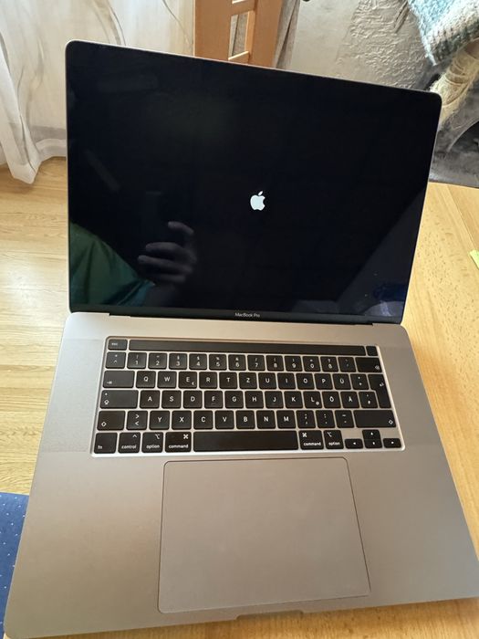 Macbook pro 16 2019 i7 32gb DDR4