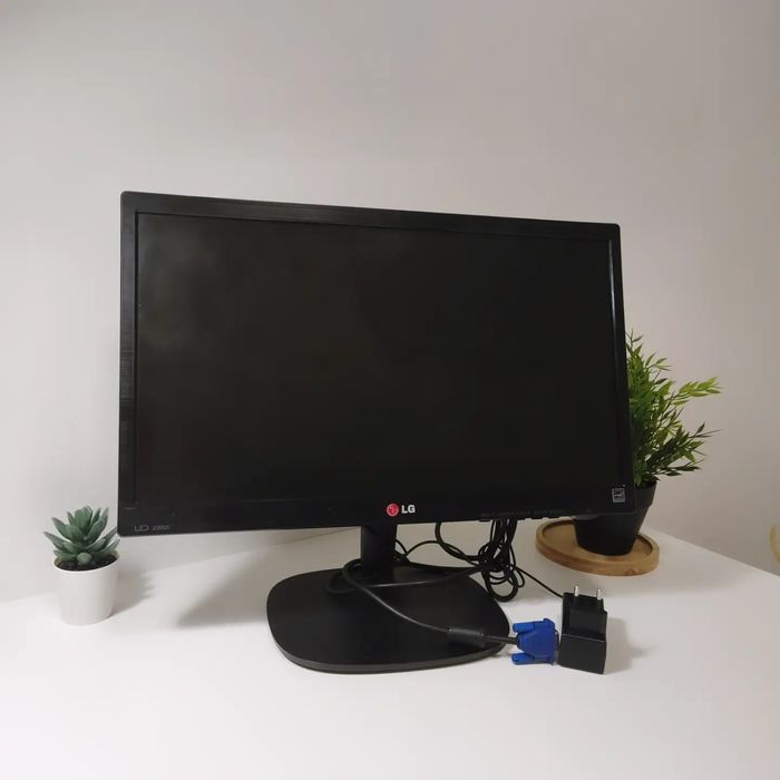 Ecrã Pc LG 49cm diagonal usado