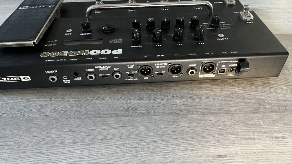 Line 6 POD HD300 – Pedaleira Multi-Efeitos