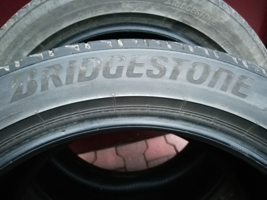 Шини колеса Tesla Bridgestone