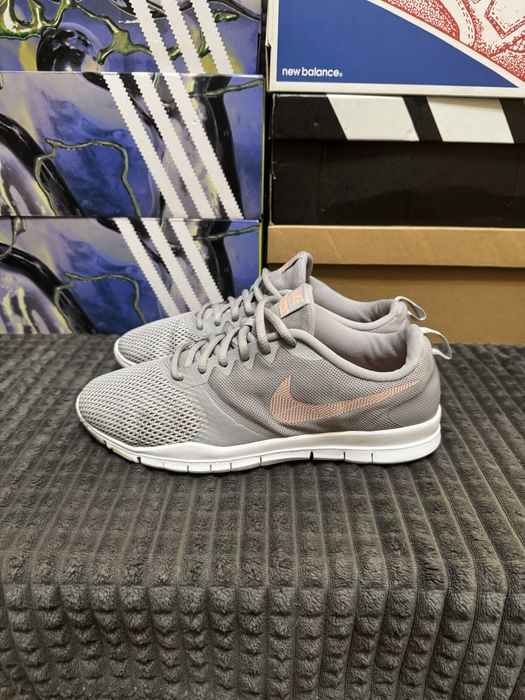 Жіночі кросівки для тренувань Nike Flex Essential 38,5(24,5см)оригінал