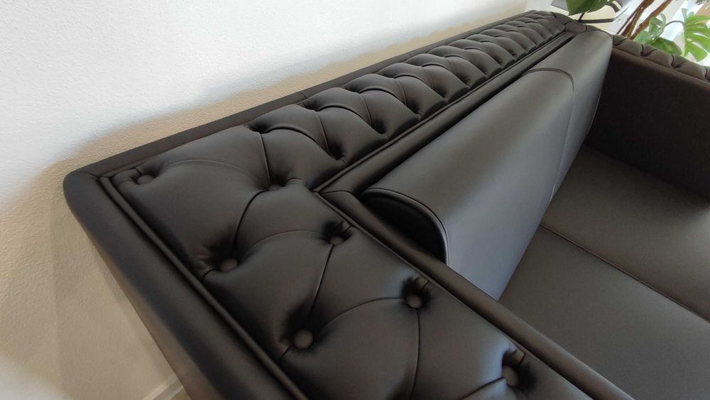Sofa Versage, skóra naturalna, kanapa 2 osobowa stylowa Chesterfield