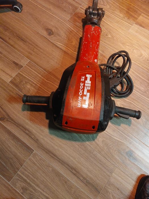 Młot udarowy wyburzeniowy hilti te 3000 makita bosch 2020rok