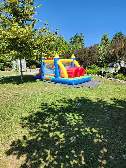 Insuflável pula pula Alugamos para festas e eventos