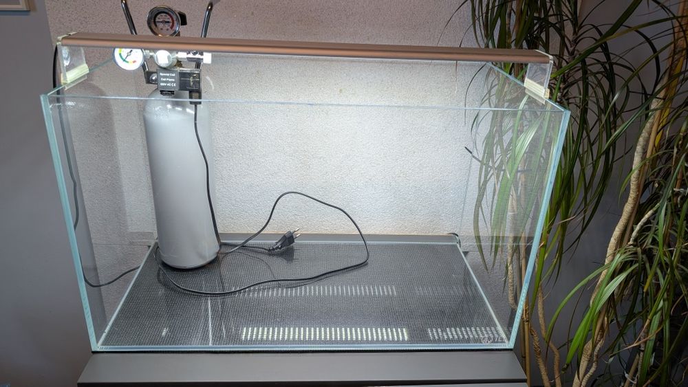 Aquário vidro ultra claro  60cm + Luz chihiros 601 + Botija CO2 com regulador