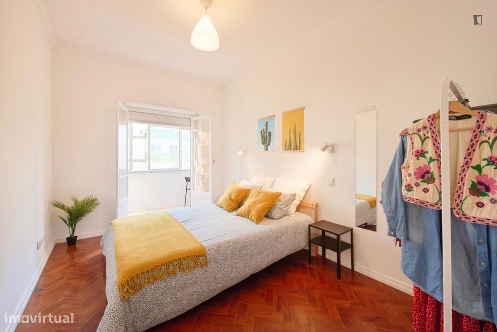Quarto - localizado em Arroios Lisbon