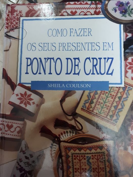 Livro ponto cruz cada 17€