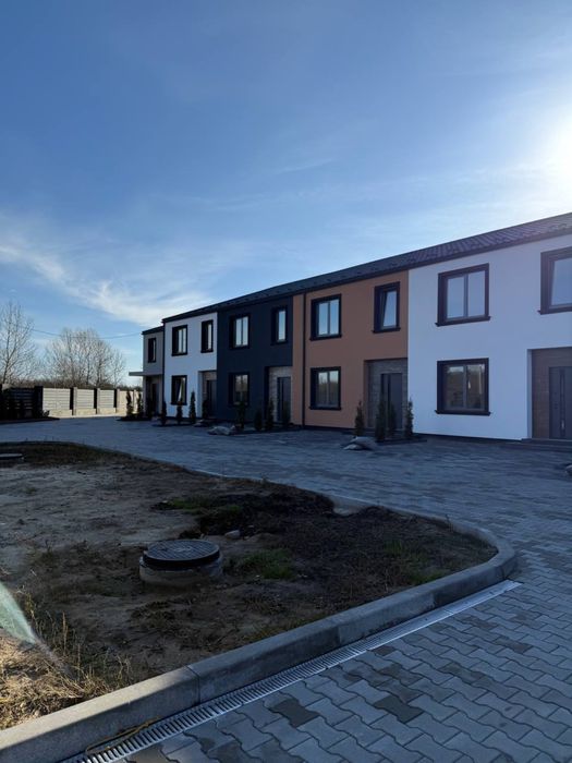 Кутовий готовий  таун  Ворзель