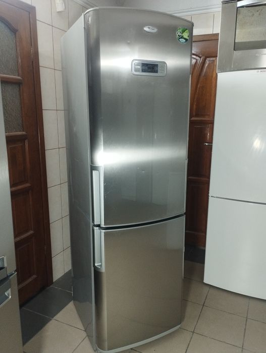 Холодильник з морозилкою Whirlpool  Нержавійка