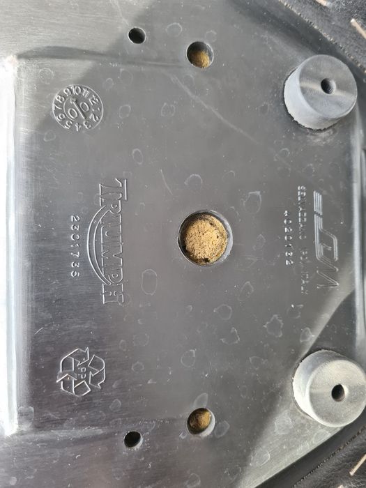 Kanapa triumph legend TT Thunderbird