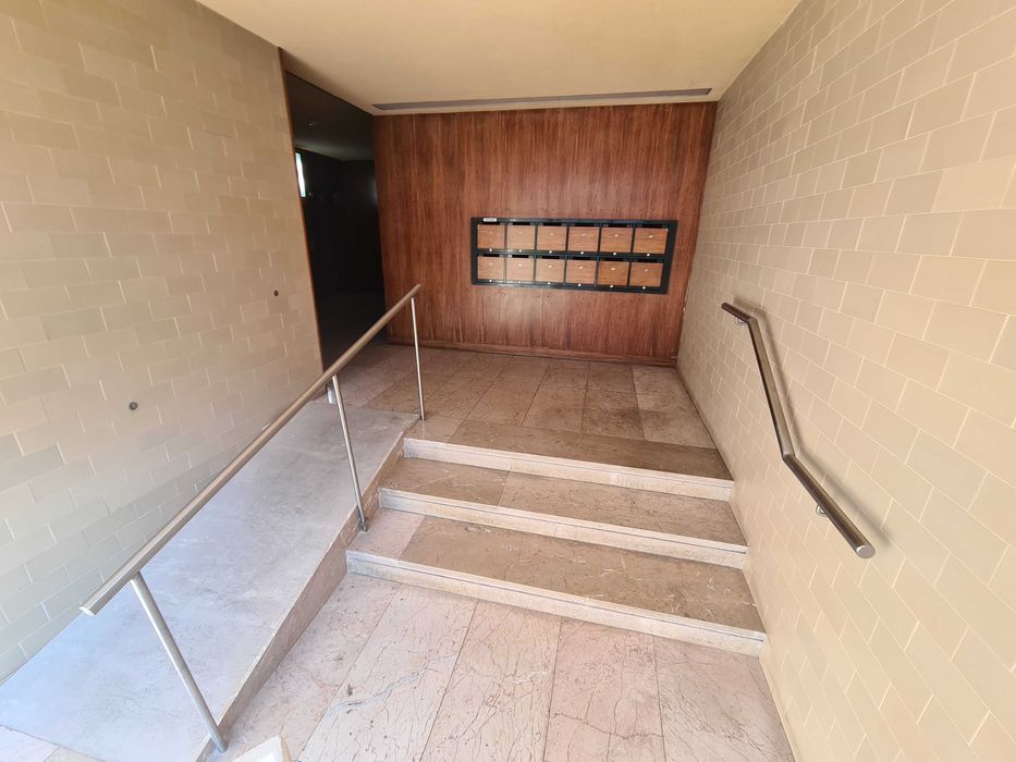 Arrendamento residencial de apartamento em rua Henrique Lopes de Mendonça, 121