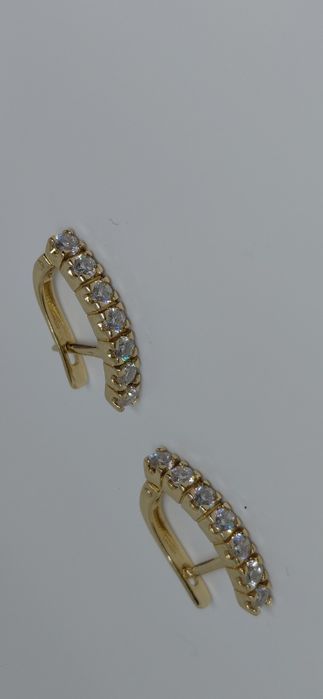 Золотые серьги с бриллиантами