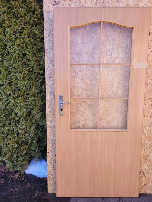 Drzwi do pokoju prawe