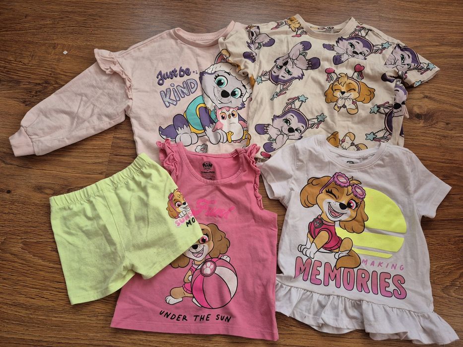 Віддам речі на дівчинку