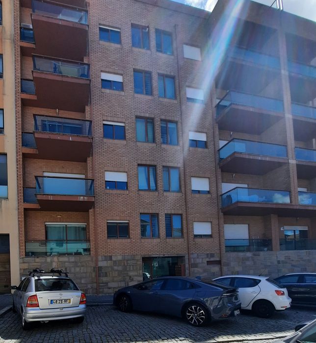 Apartamento t3 bom estado Mafamude — Mafamude E Vilar Do Paraíso, Porto