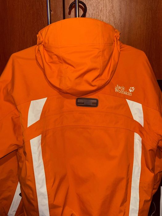 Зимня куртка jack wolfskin