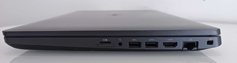 Dell Precision 3541 Ecrã 15.6 – i7 HexaCore/16GB RAM/NVME/Gráfica Nvidia Quadro P620